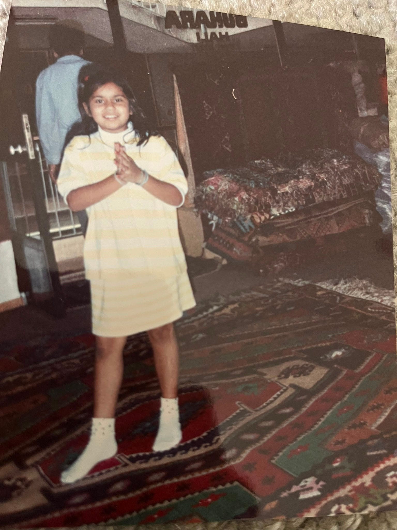 Payal Dalal en Estambul con su padre en un viaje de compra de alfombras.