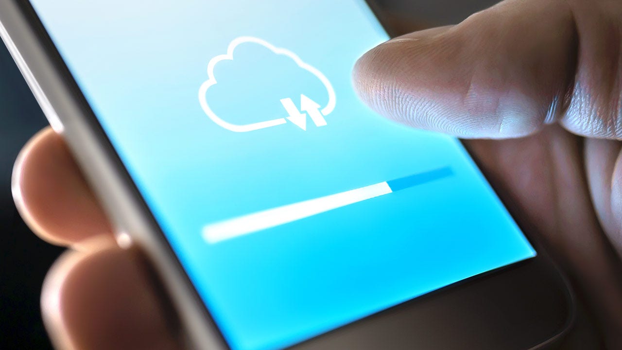 Transferencia de datos en un teléfono móvil.
