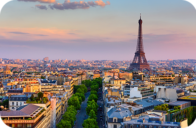 Línea del horizonte de París al atardecer.