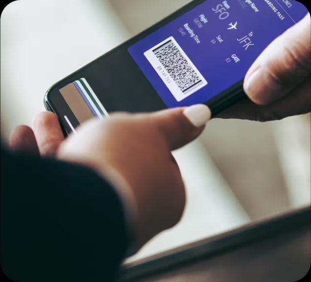 تصوير رقمي لقفل مكون من مكعبات بيضاء، موضوع على خلفية داكنة تحتوي على أشكال هندسية.