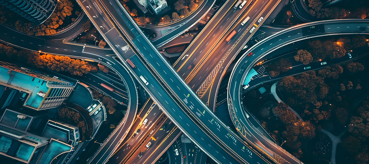 Vista aérea de una autopista compleja