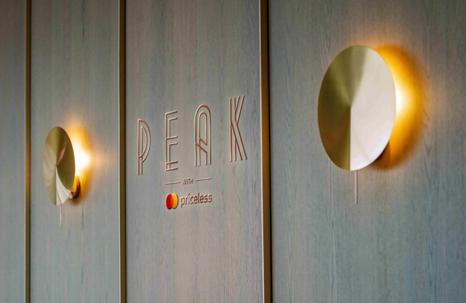 Ресторан Peak with Price в Hudson Yards.